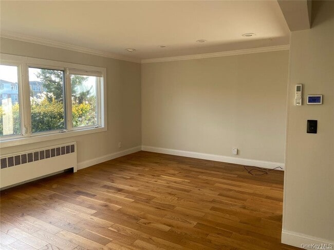 Building Photo - 541 E Park Ave