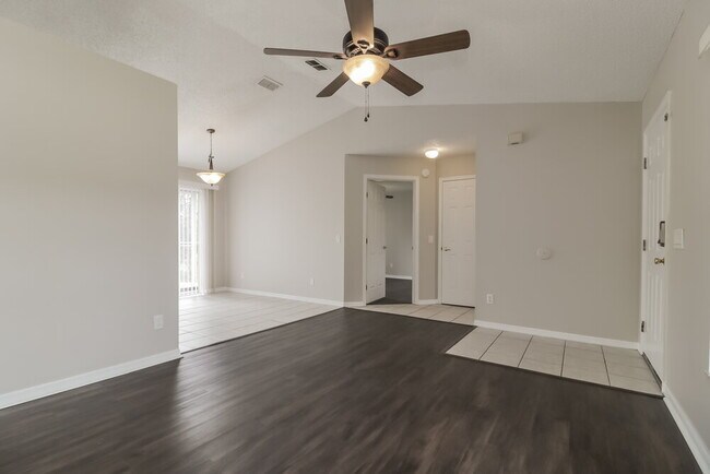 Building Photo - 618 Brooke Ct