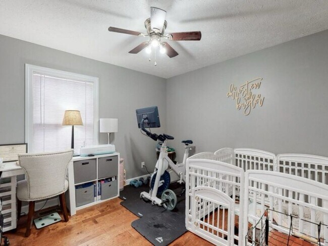 Building Photo - 3 Bedroom Single Family Home in Beechgrove