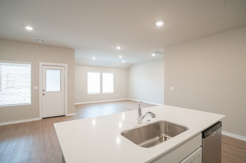 Building Photo - 2912 Firefly Dr