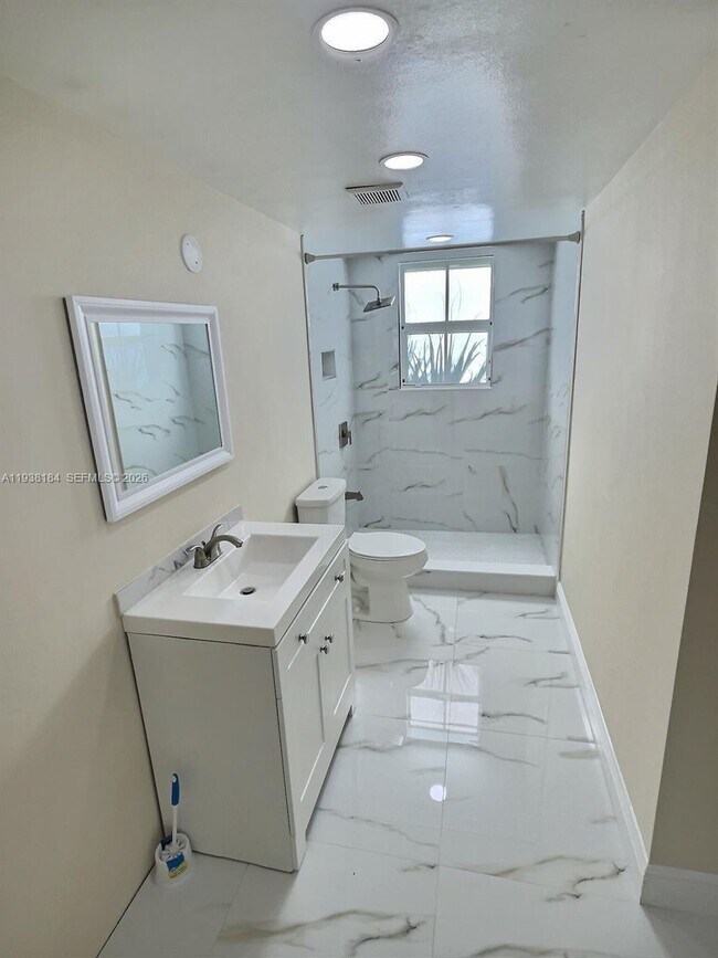 Building Photo - 2120 W Preserve Way