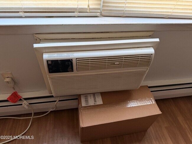 Building Photo - 76 Manchester Ct