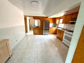 Building Photo - 6239 Dieterle Cres