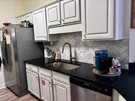 Building Photo - 111 Fountain Pointe Ln