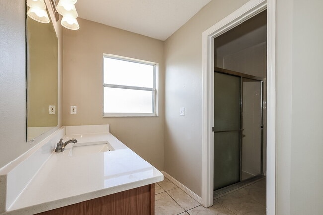 Building Photo - 12041 Goldenstar Ln