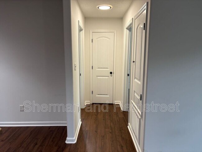 Building Photo - 3600 London Ct SW