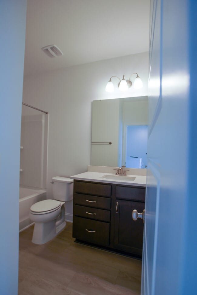 Building Photo - 2024 Eva Pearl Dr