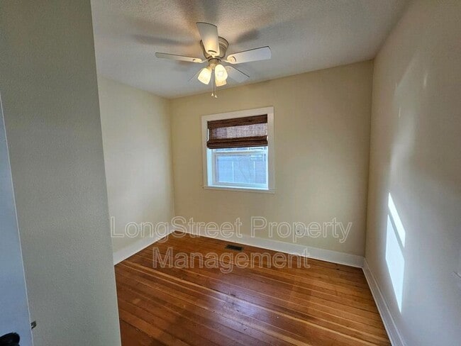 Building Photo - 7855 N Wabash Ave