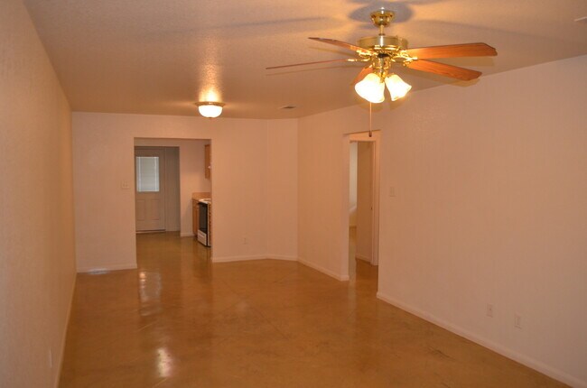Building Photo - 938 RW