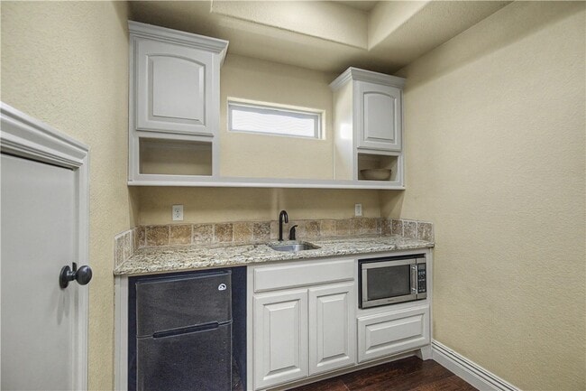 Building Photo - 6600 Willowridge Ln