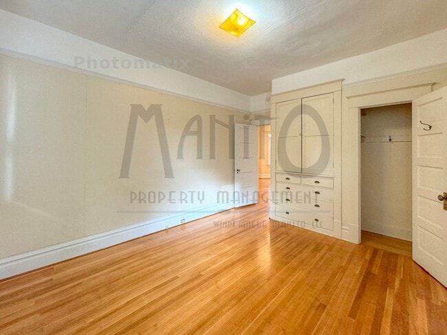 Building Photo - 602 E 23rd Ave