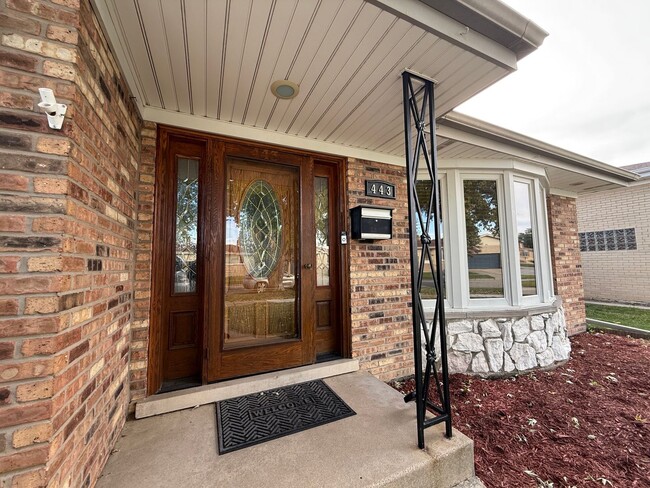 Primary Photo - 3bed/2bath Home Fenced Yard Deck 2 Car Garage