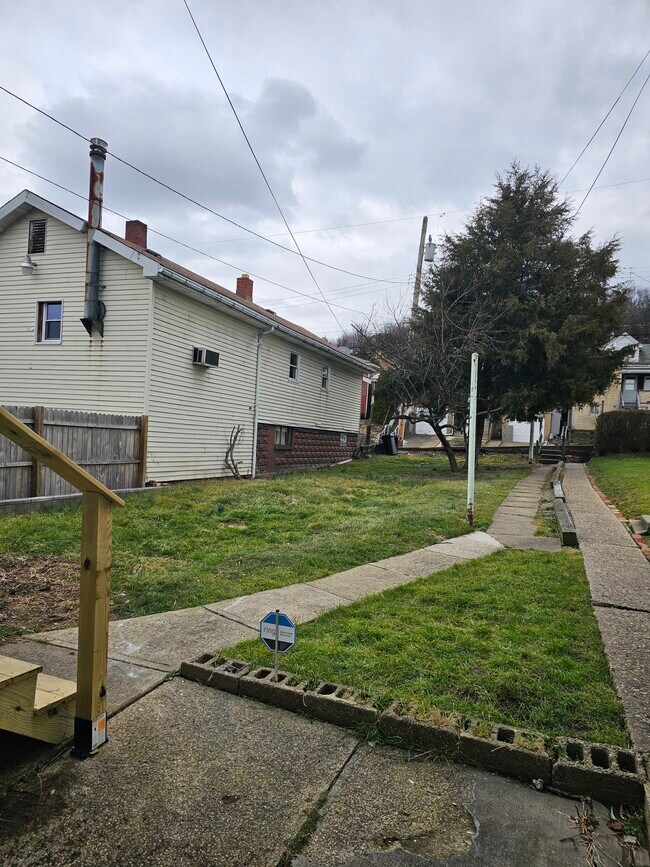 Building Photo - 1014 Indiana Ave