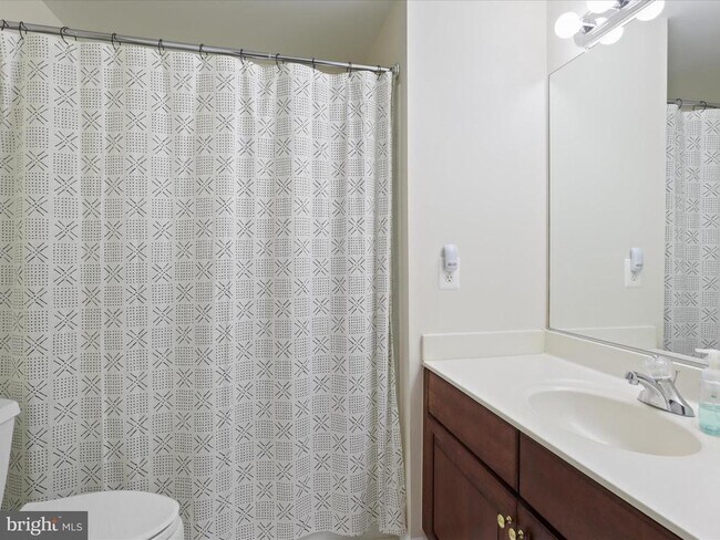 Building Photo - 12501 Ashleigh Oaks Ct