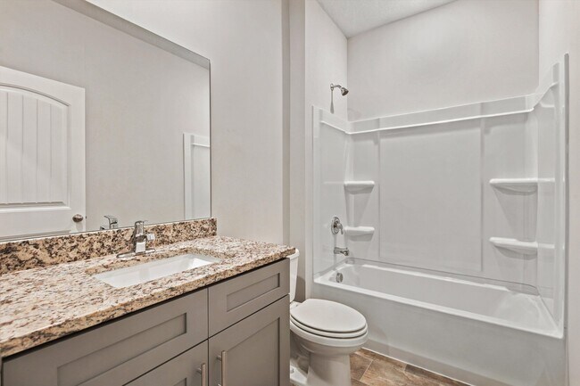 Building Photo - 320 Windemere Lp