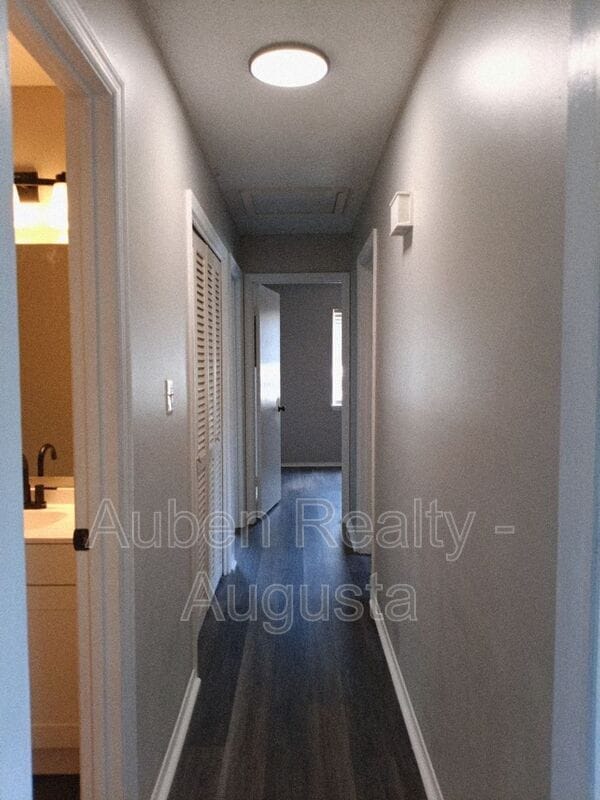 Building Photo - 109 Highview Dr