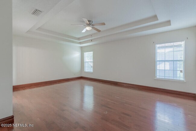 Building Photo - 8985 Redtail Dr