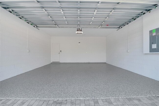 Building Photo - 215 Summertime Pl