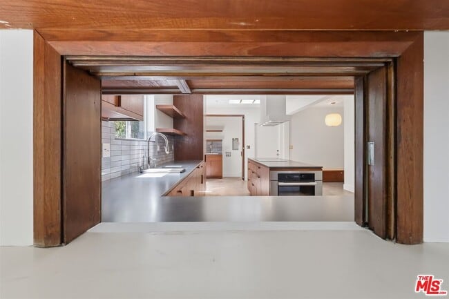 Building Photo - 444 S Windsor Blvd