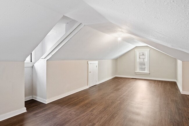 Building Photo - Coming Soon - Charming 3 Bedroom, 1 Bath S...