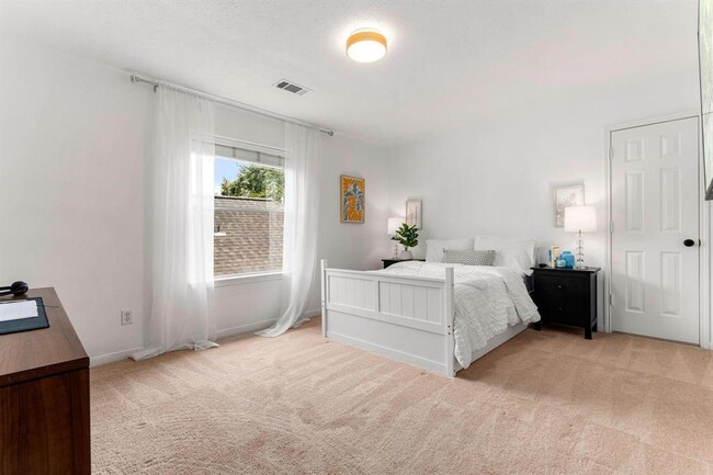 Building Photo - 1230 Ventura Canyon Dr