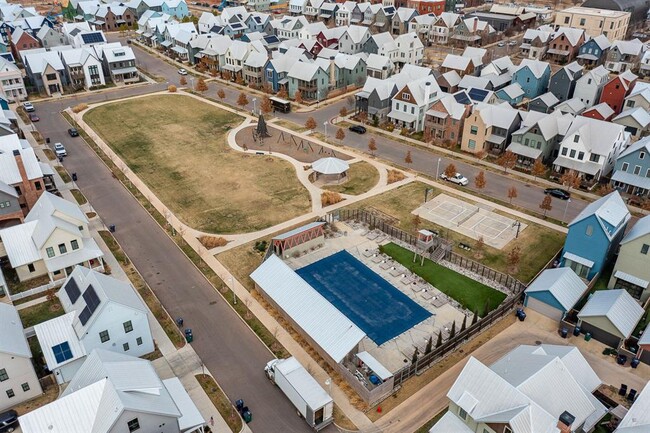 Building Photo - 966 Hangar Dr