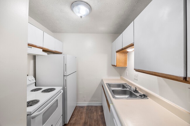 Building Photo - Pleasant Run Apartments