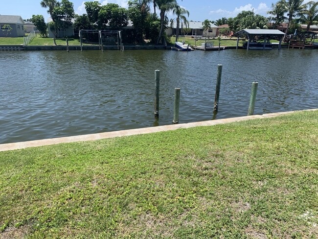Building Photo - Beautifully Renovated Canal Home