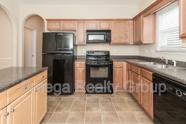 Building Photo - 4474 Fairmont Dr