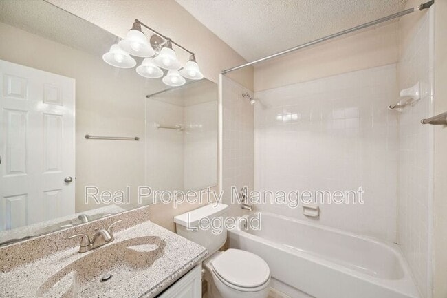 Building Photo - 817 Sewell Dr
