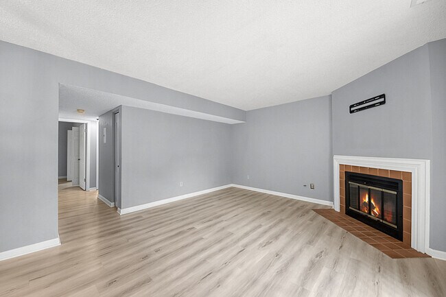 Building Photo - 8912 Cardinal Terrace