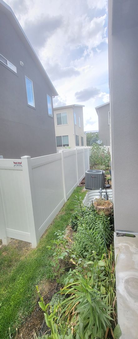 Building Photo - 5332 Silver Clover Ln