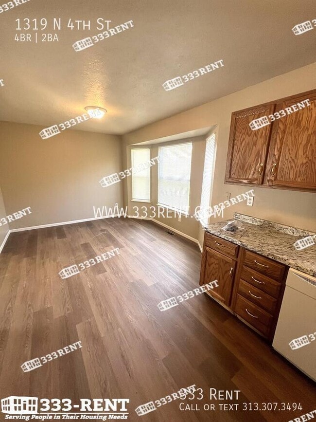 Building Photo - 1319 N 4th St