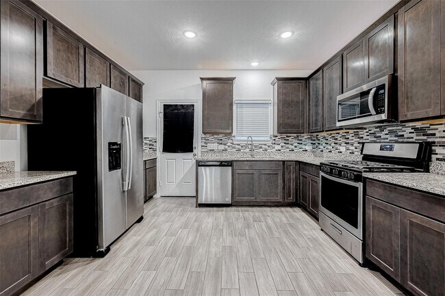 Building Photo - 25407 Northpark Lake Dr