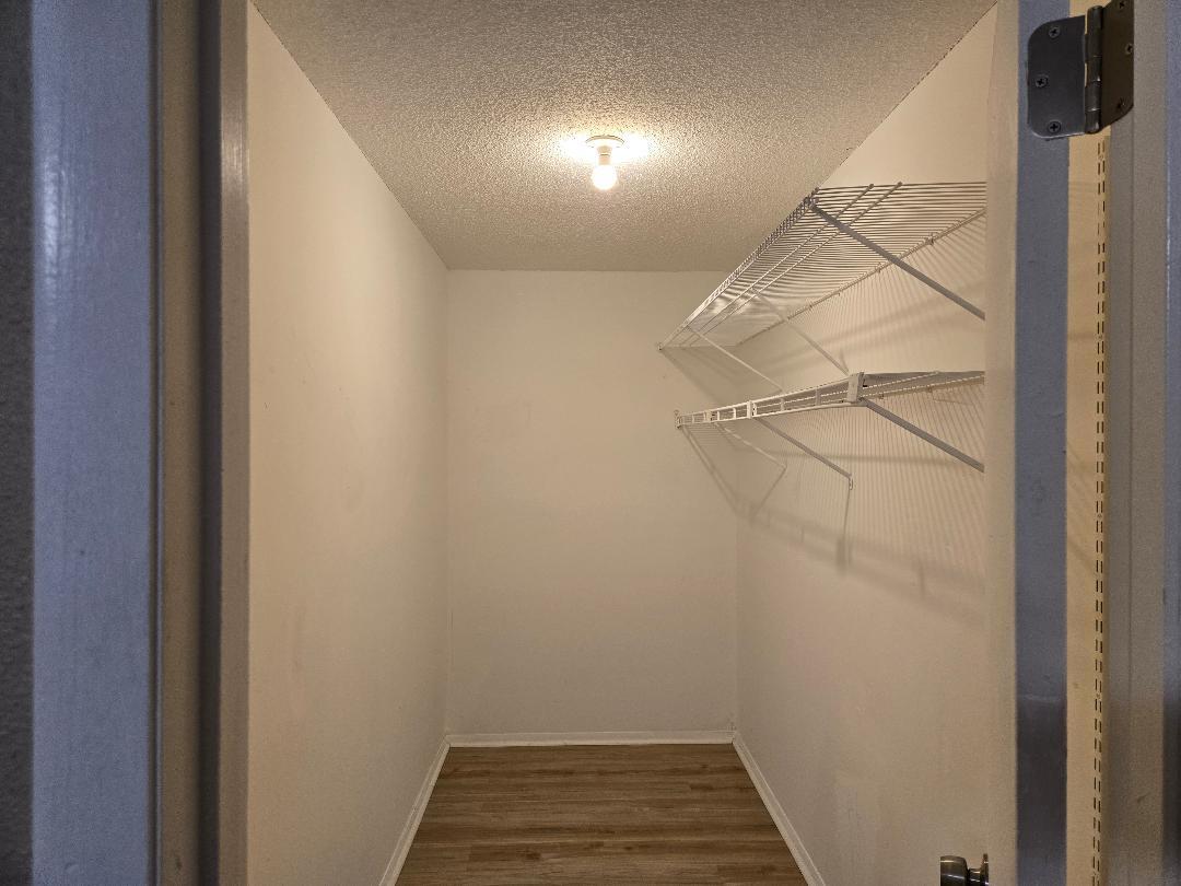 Building Photo - 1560 7th Ave