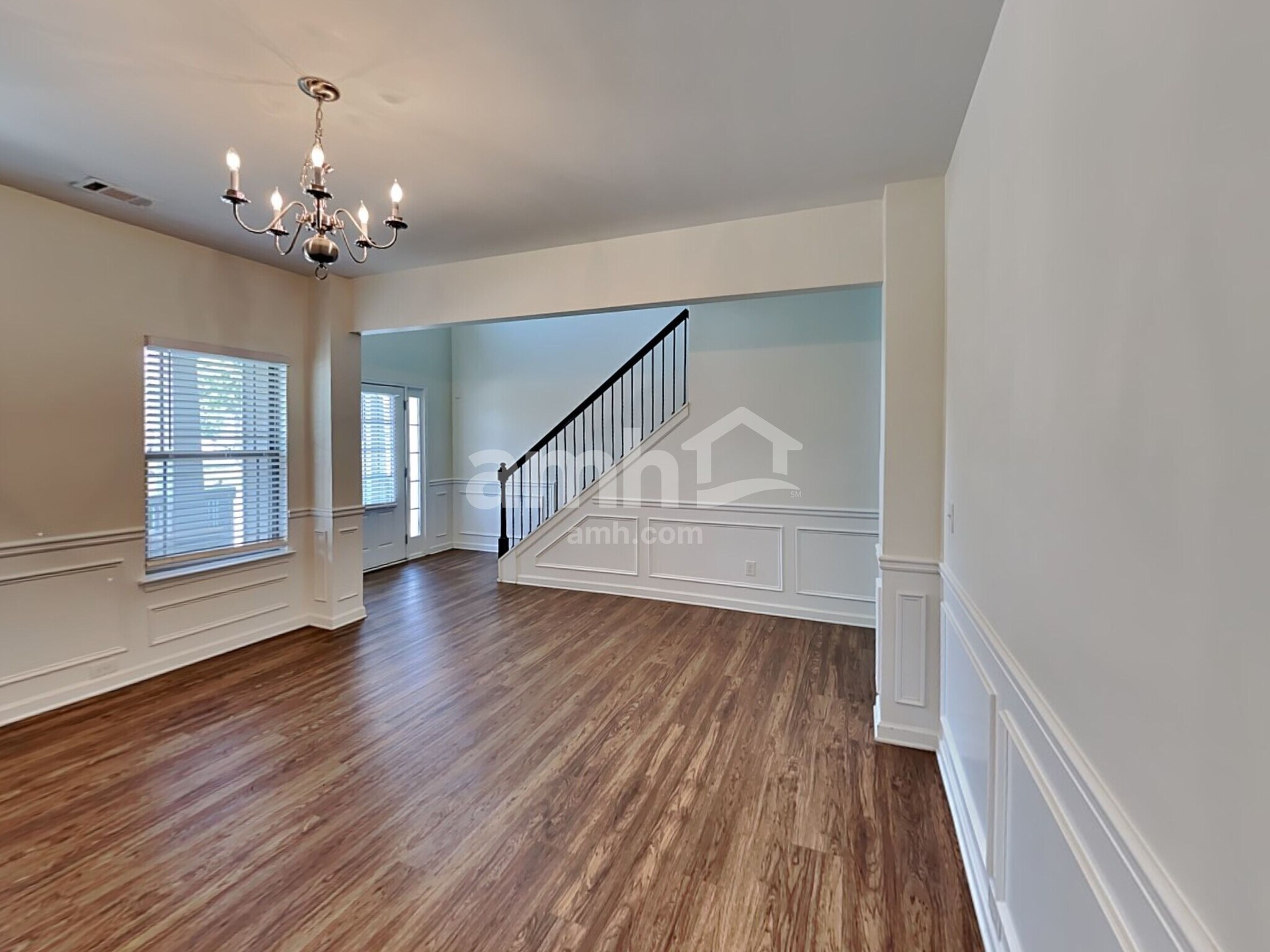 Building Photo - 402 Cleburne Pl