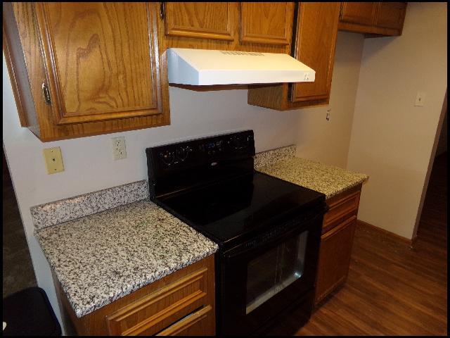 Building Photo - 39 Oak Forest Loop