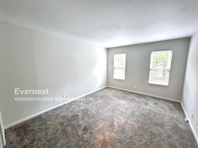 Building Photo - 2016 Henderson Cir