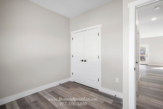 Building Photo - Great Location available again!!!