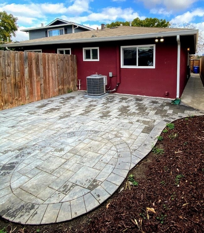 Building Photo - 491 Arleta Ave