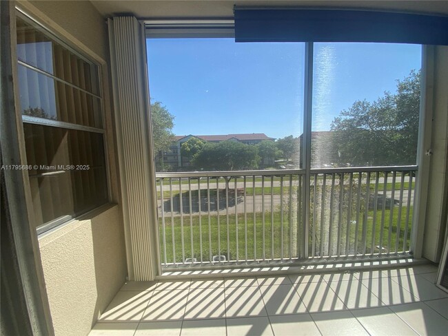 Building Photo - 1100 SW 128th Terrace