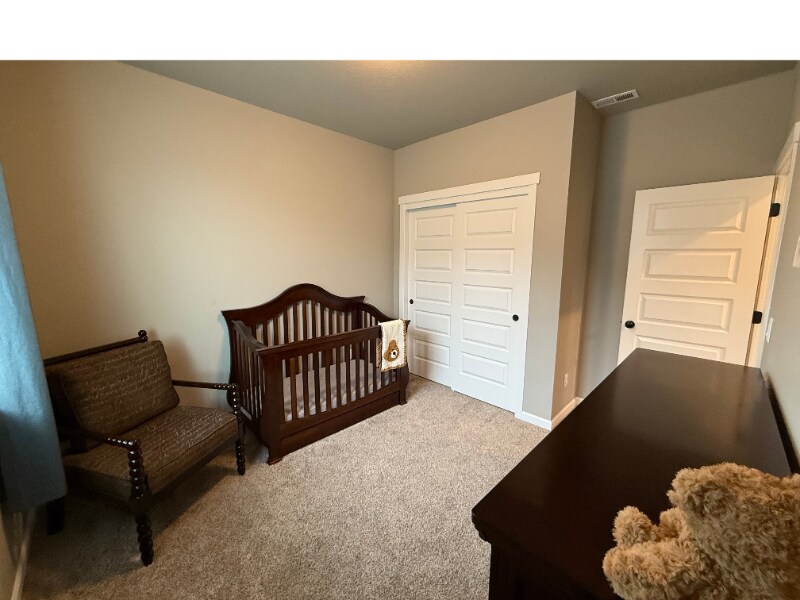 Building Photo - 9008 W Caelen Ave