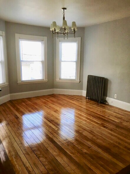 Building Photo - 9 Eulita Ter