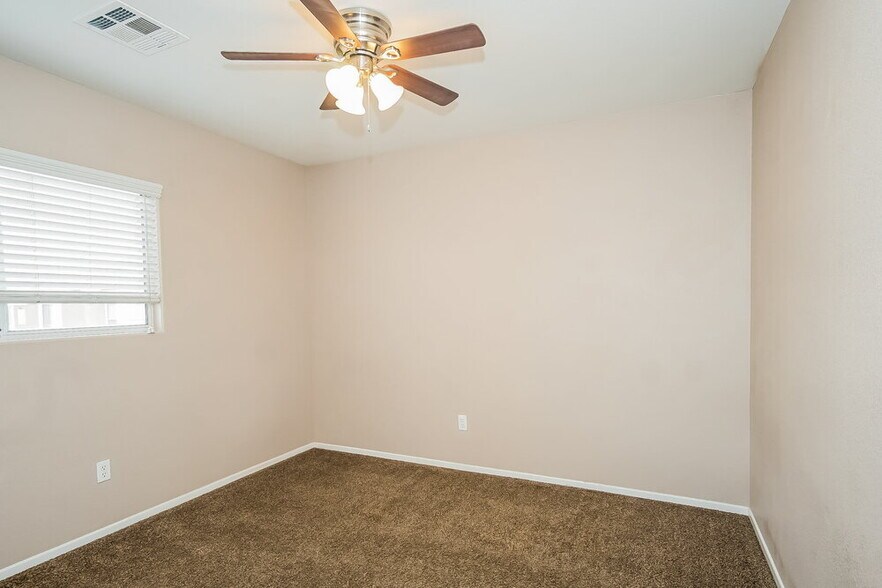 Building Photo - 6192 Windmill Island Ave