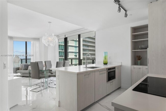 Building Photo - 501 NE 31st St