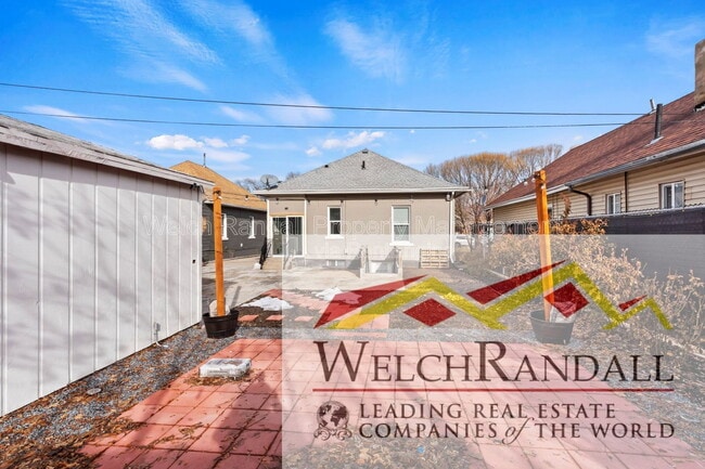 Building Photo - 825 27th St