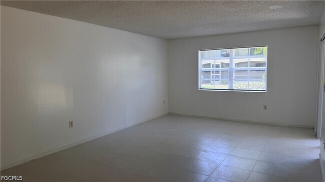 Building Photo - 3407 Winkler Ave