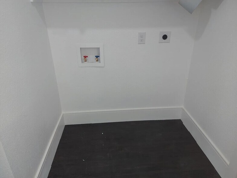 Building Photo - 18612 Baughman Dr