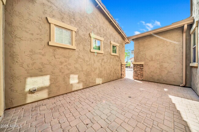 Building Photo - 25526 N 103rd Ave