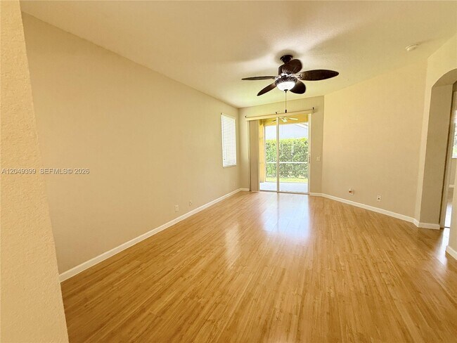 Building Photo - 899 Phoenix Way